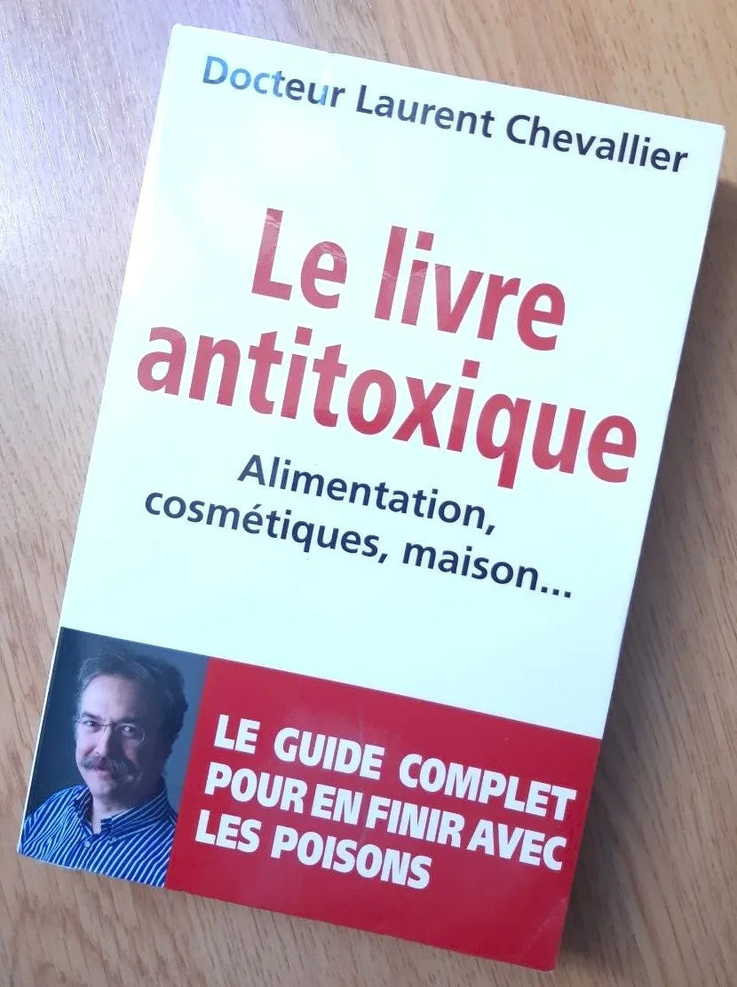 Laurent Chevallier, Le livre antitoxique, 2014 Laurent Chevallier, Le livre antitoxique, 2014